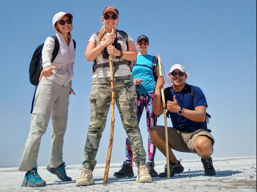 HIKING AND ASTRO-TOURISM IN A HUGE SALT DESERT